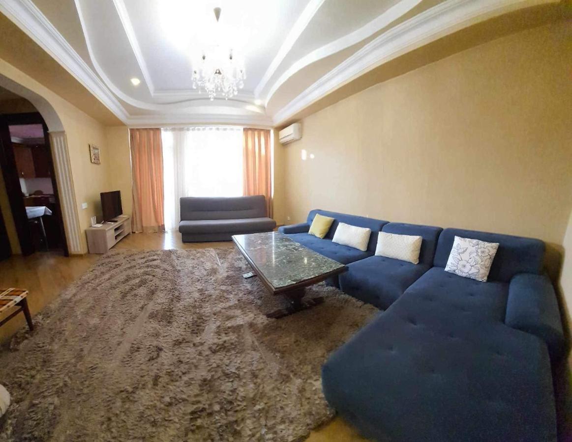 Appartments In Батуми Екстериор снимка