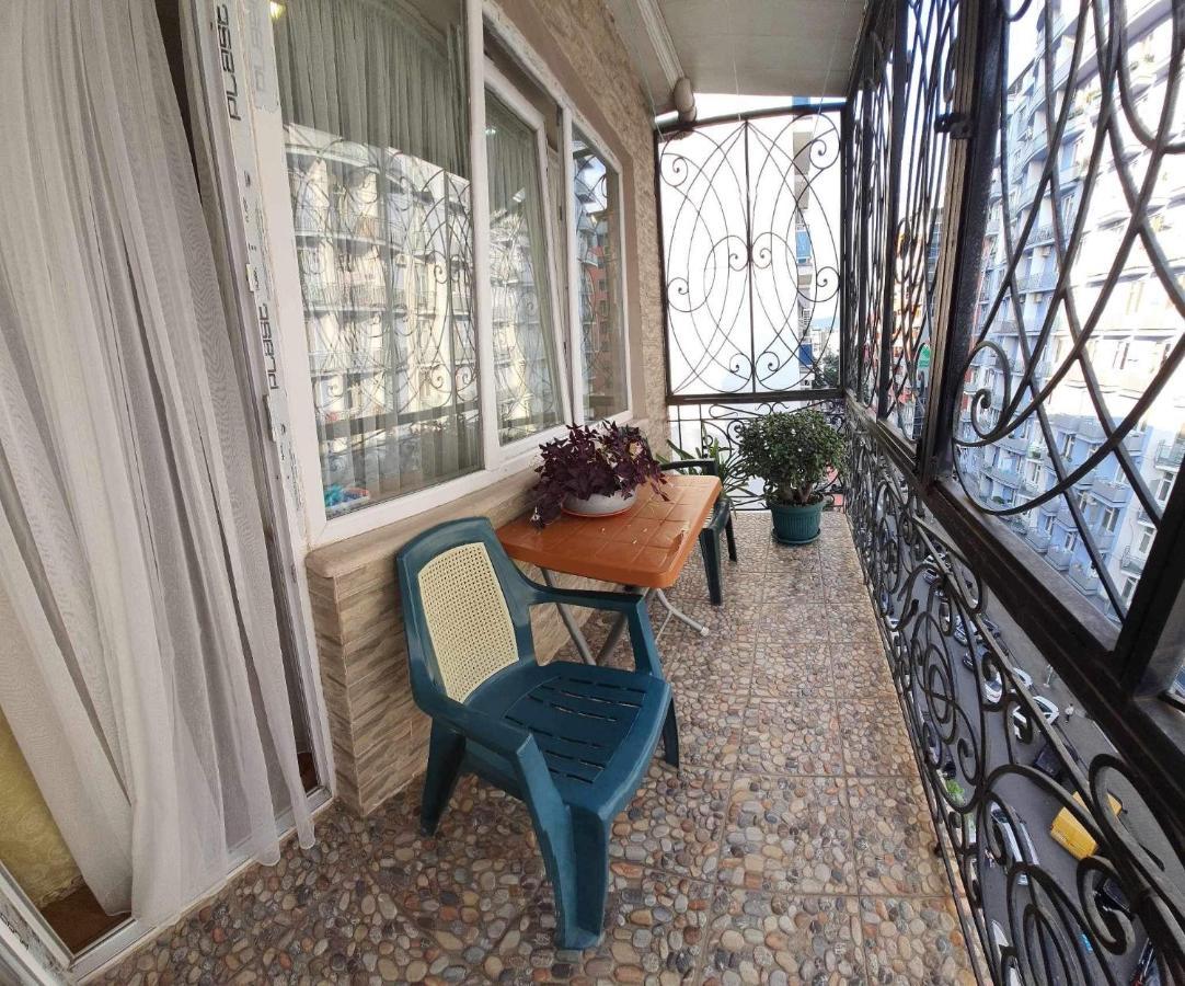 Appartments In Батуми Екстериор снимка